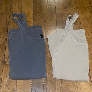 Skims New vintage scoop neck tanks size small